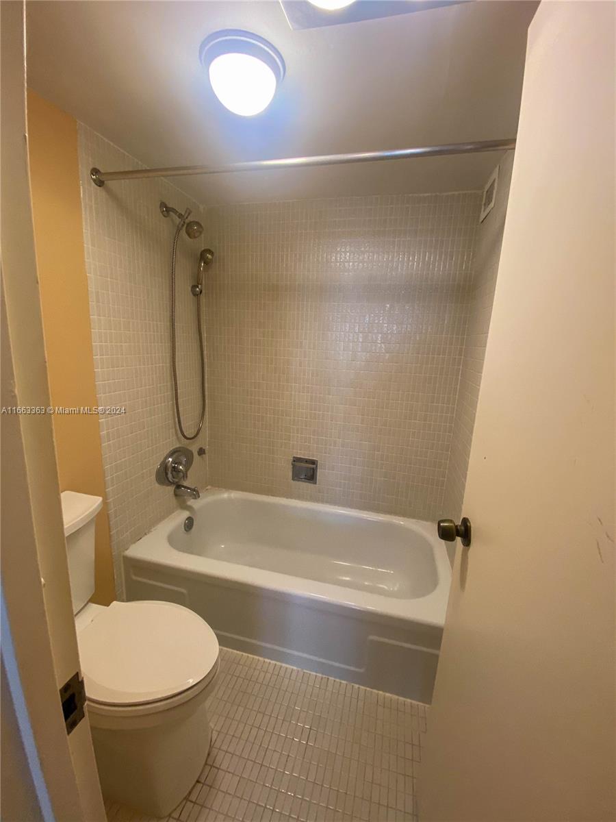 9511 Collins Ave # 408