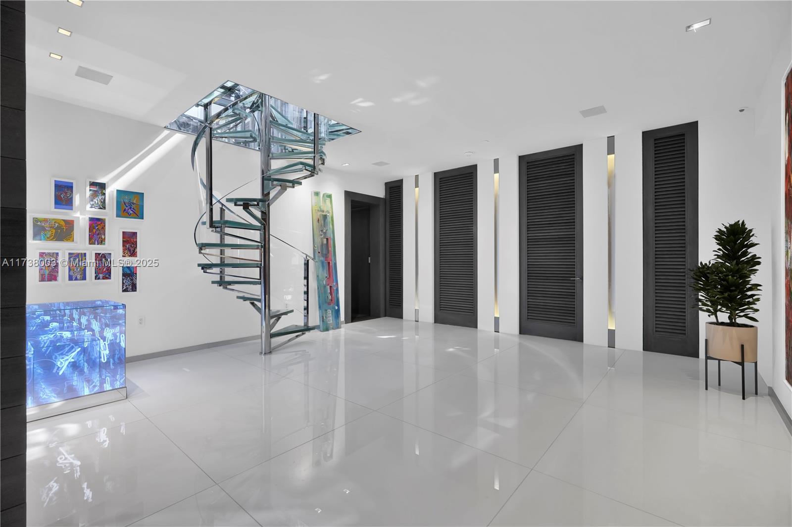 125 Ocean Dr Unit: PENTHOUSE