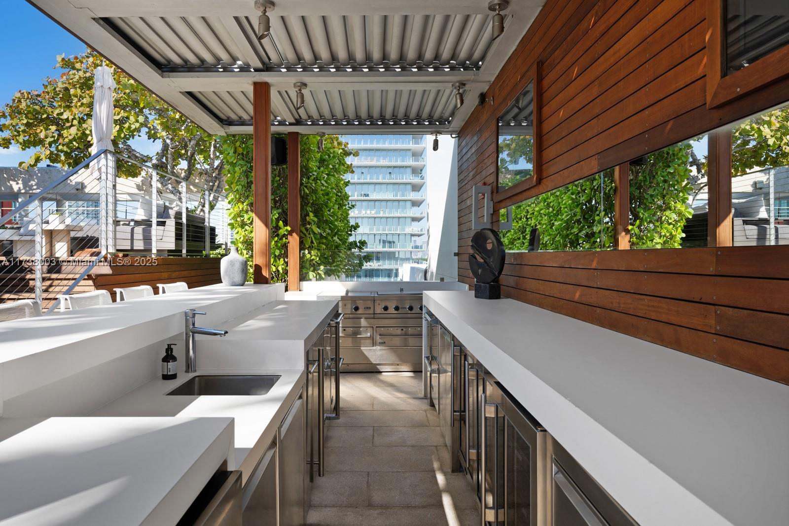 125 Ocean Dr Unit: PENTHOUSE