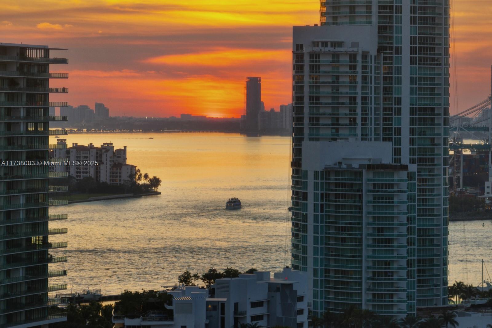 125 Ocean Dr Unit: PENTHOUSE