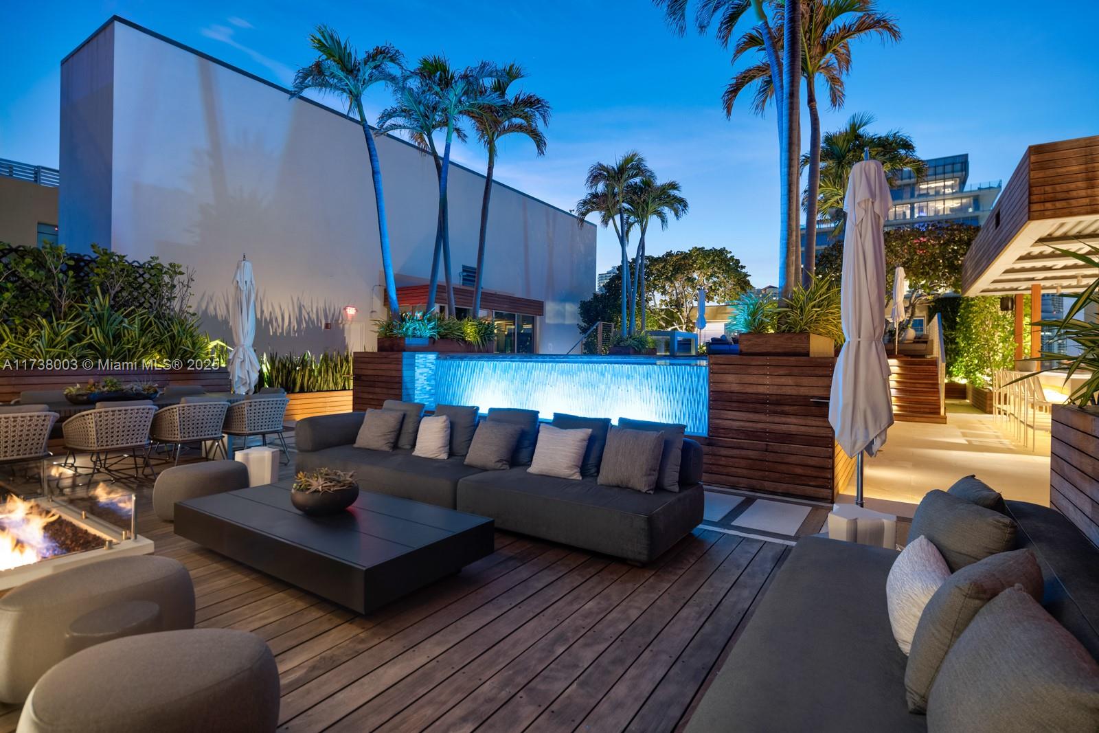 125 Ocean Dr Unit: PENTHOUSE