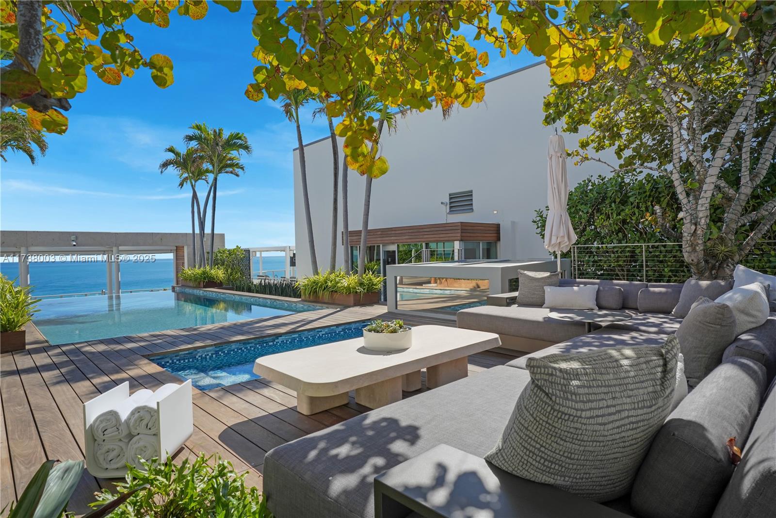 125 Ocean Dr Unit: PENTHOUSE