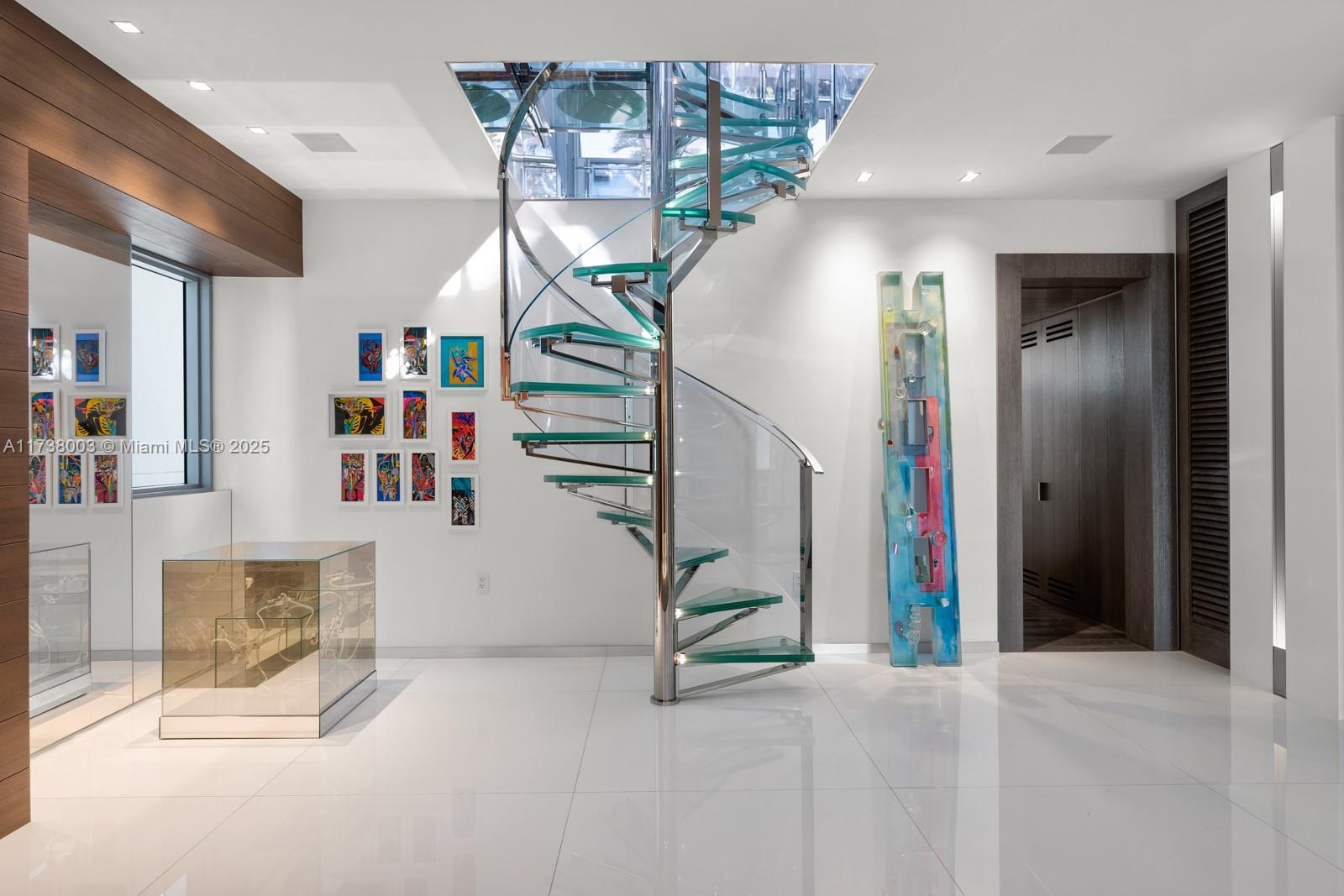 125 Ocean Dr Unit: PENTHOUSE