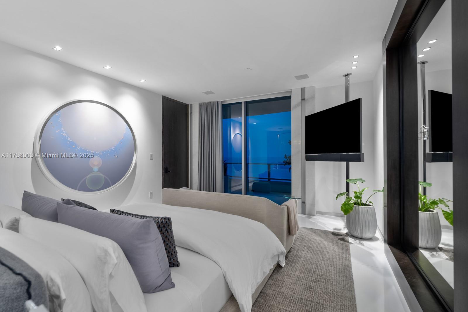 125 Ocean Dr Unit: PENTHOUSE