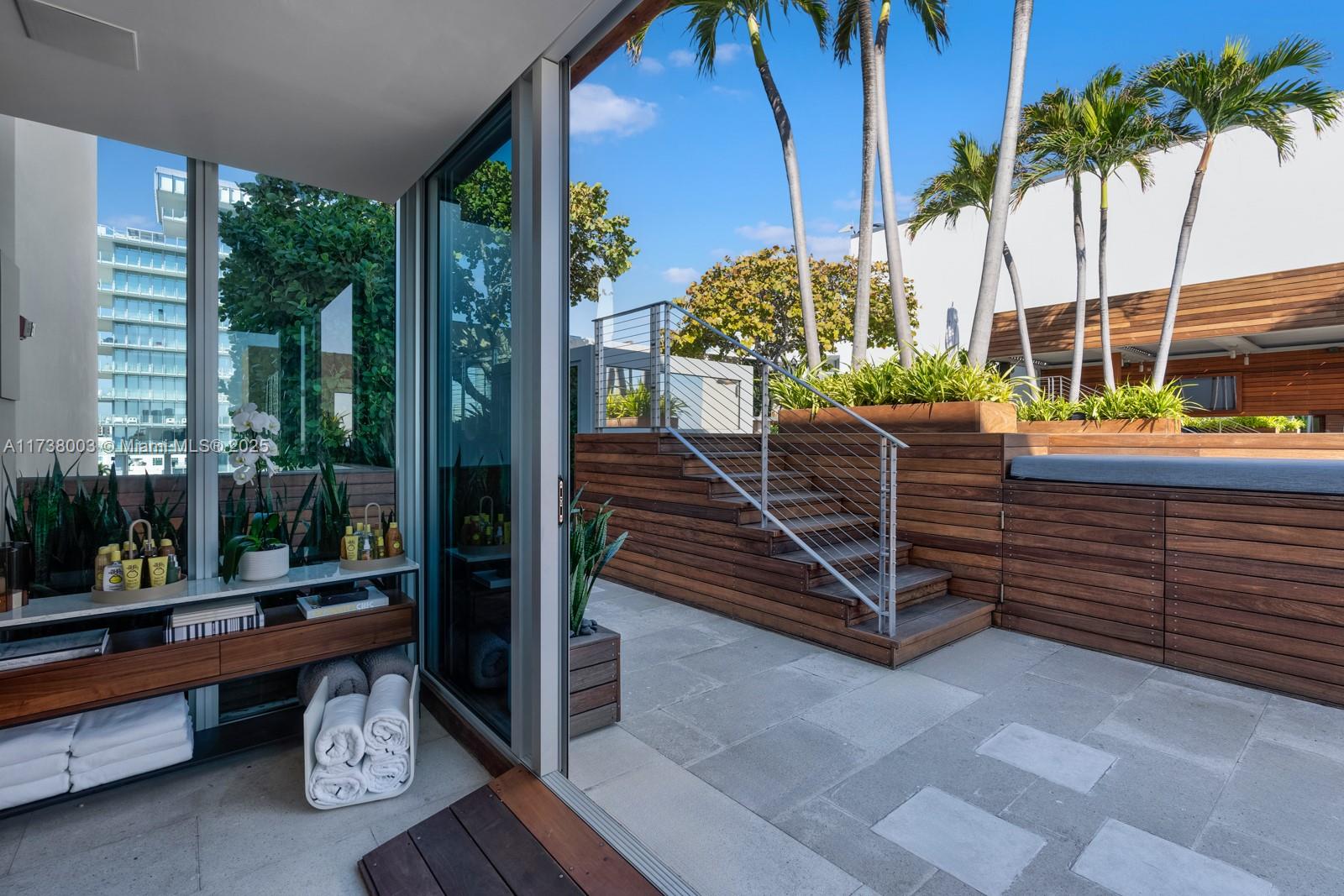 125 Ocean Dr Unit: PENTHOUSE