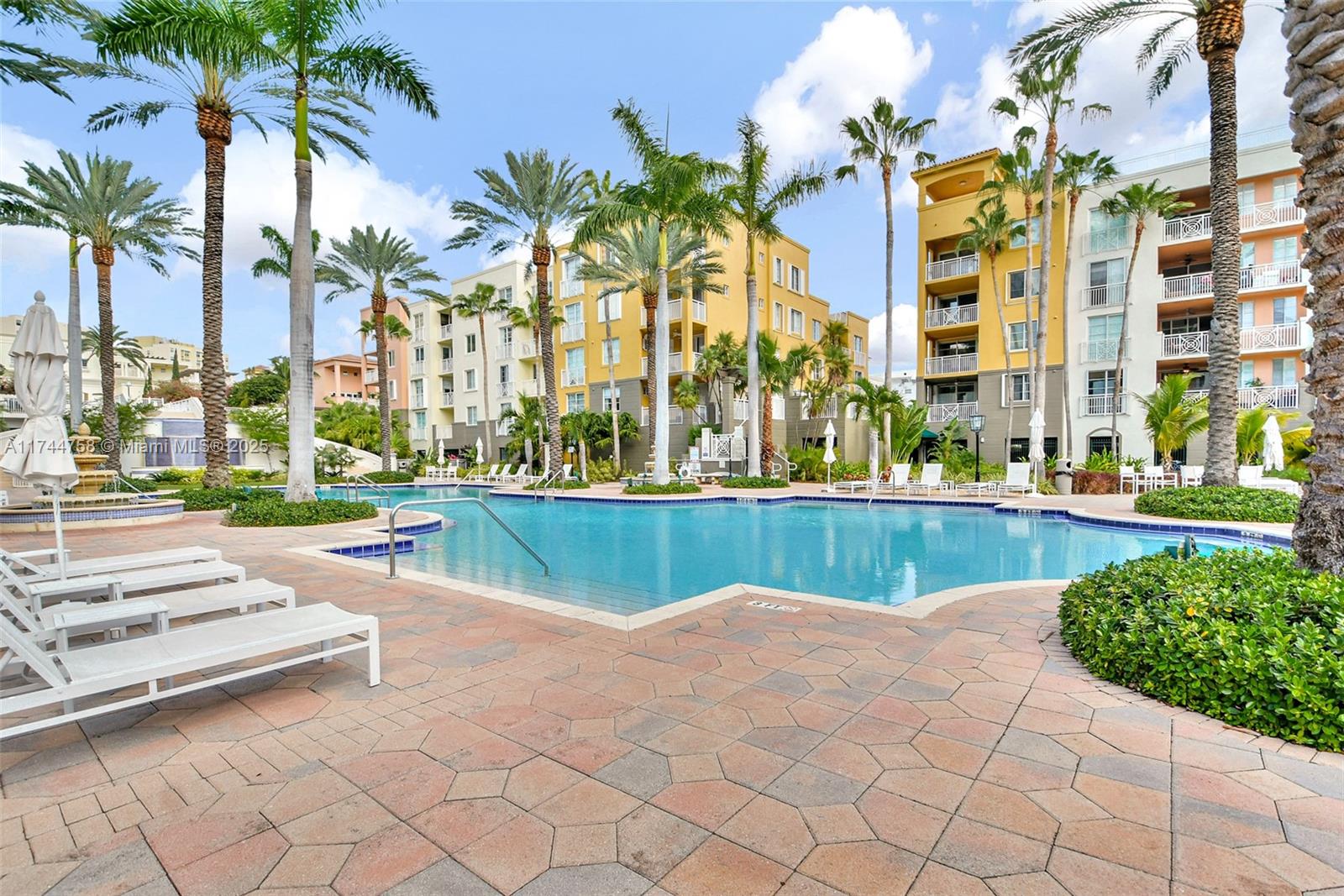 145 Jefferson Ave # 432