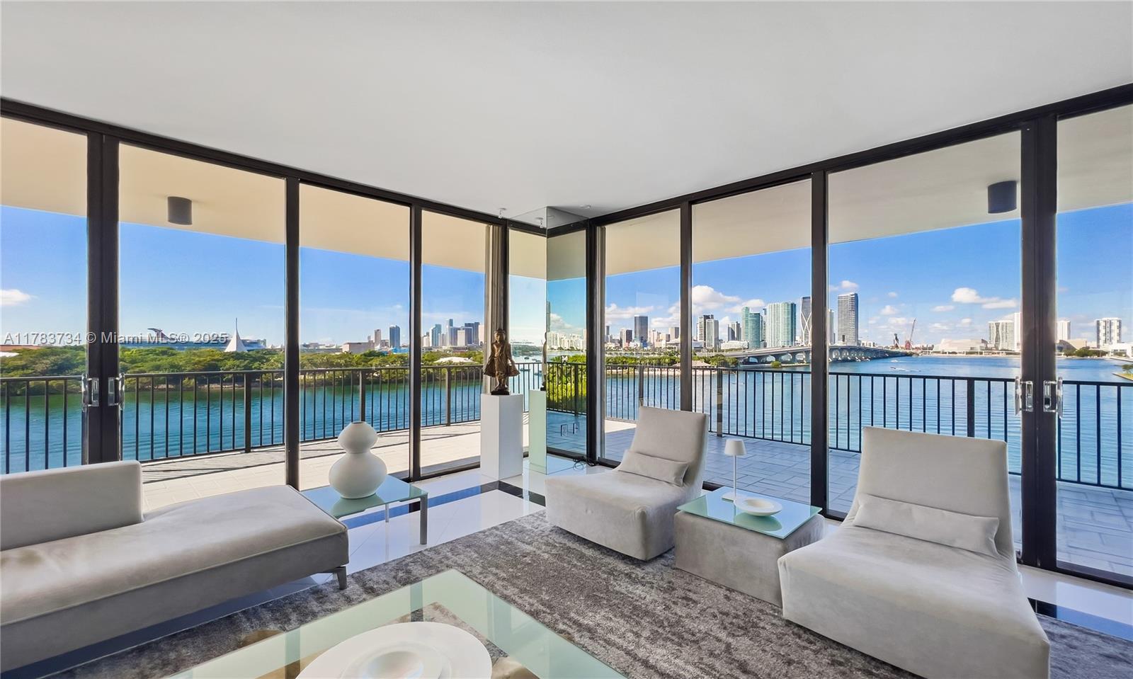 1000 Venetian Way # 704