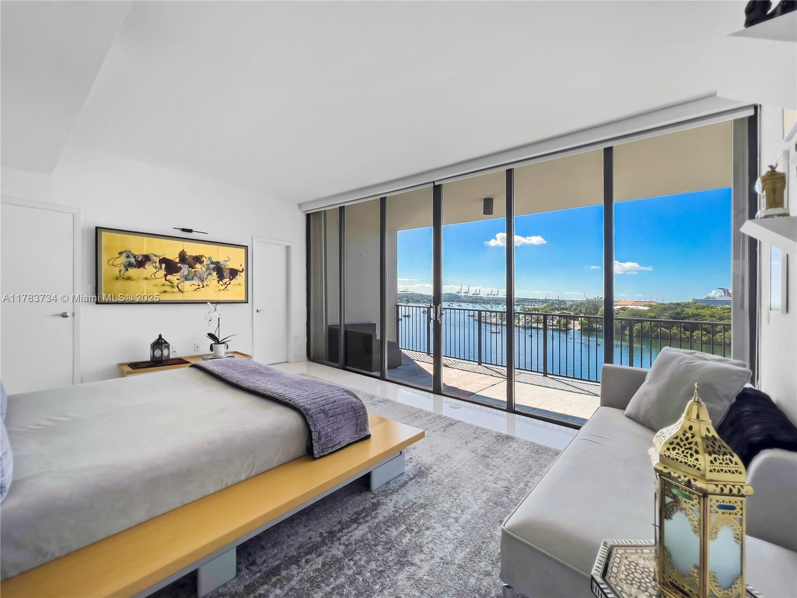 1000 Venetian Way # 704