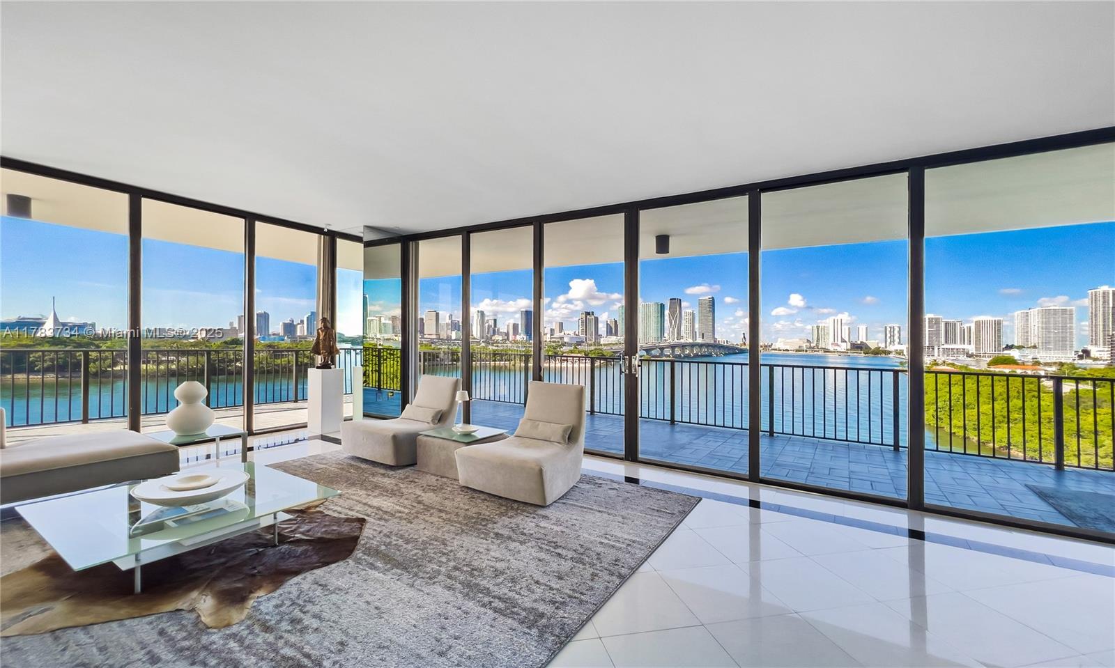 1000 Venetian Way # 704