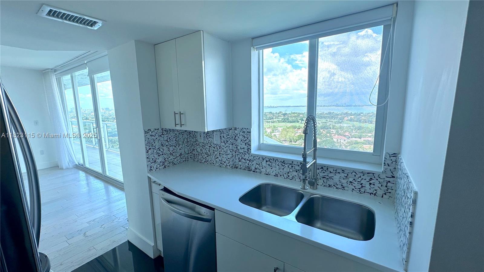 5900 Collins Ave # 2203