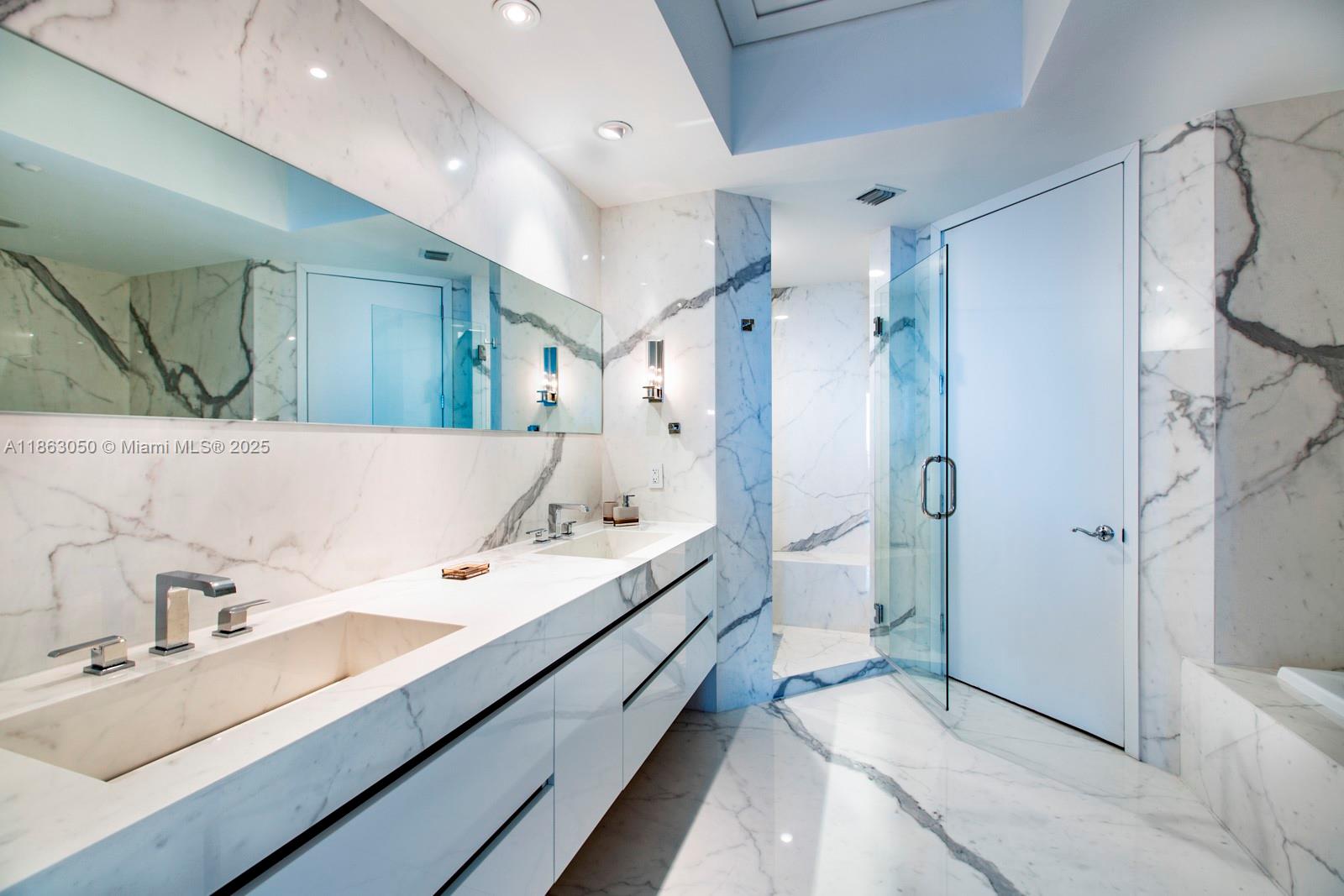 100 S Pointe Dr # 3701