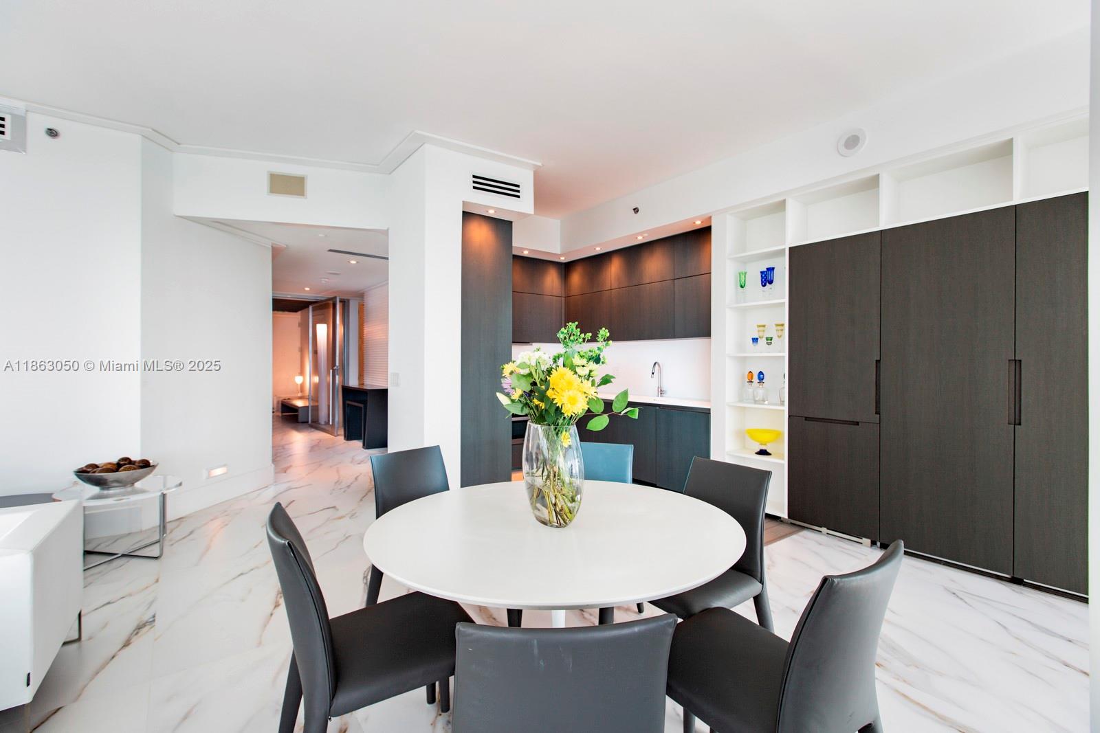 100 S Pointe Dr # 3701