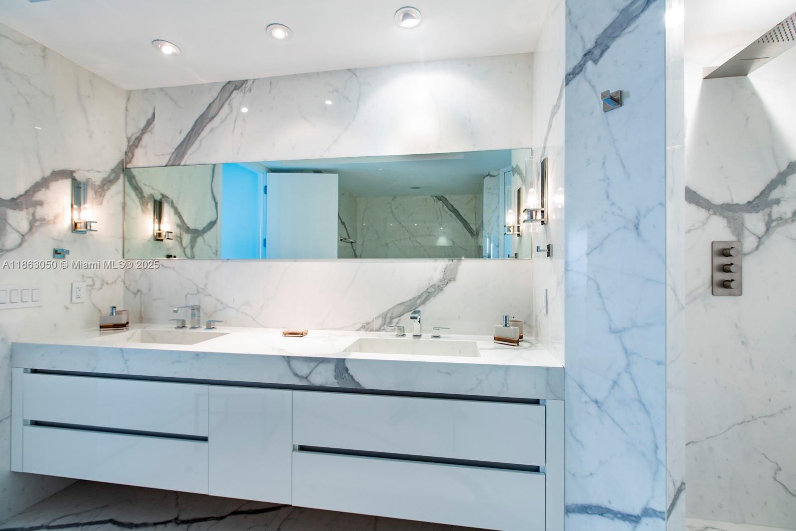 100 S Pointe Dr # 3701