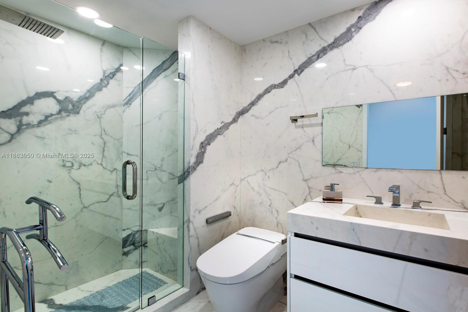 100 S Pointe Dr # 3701