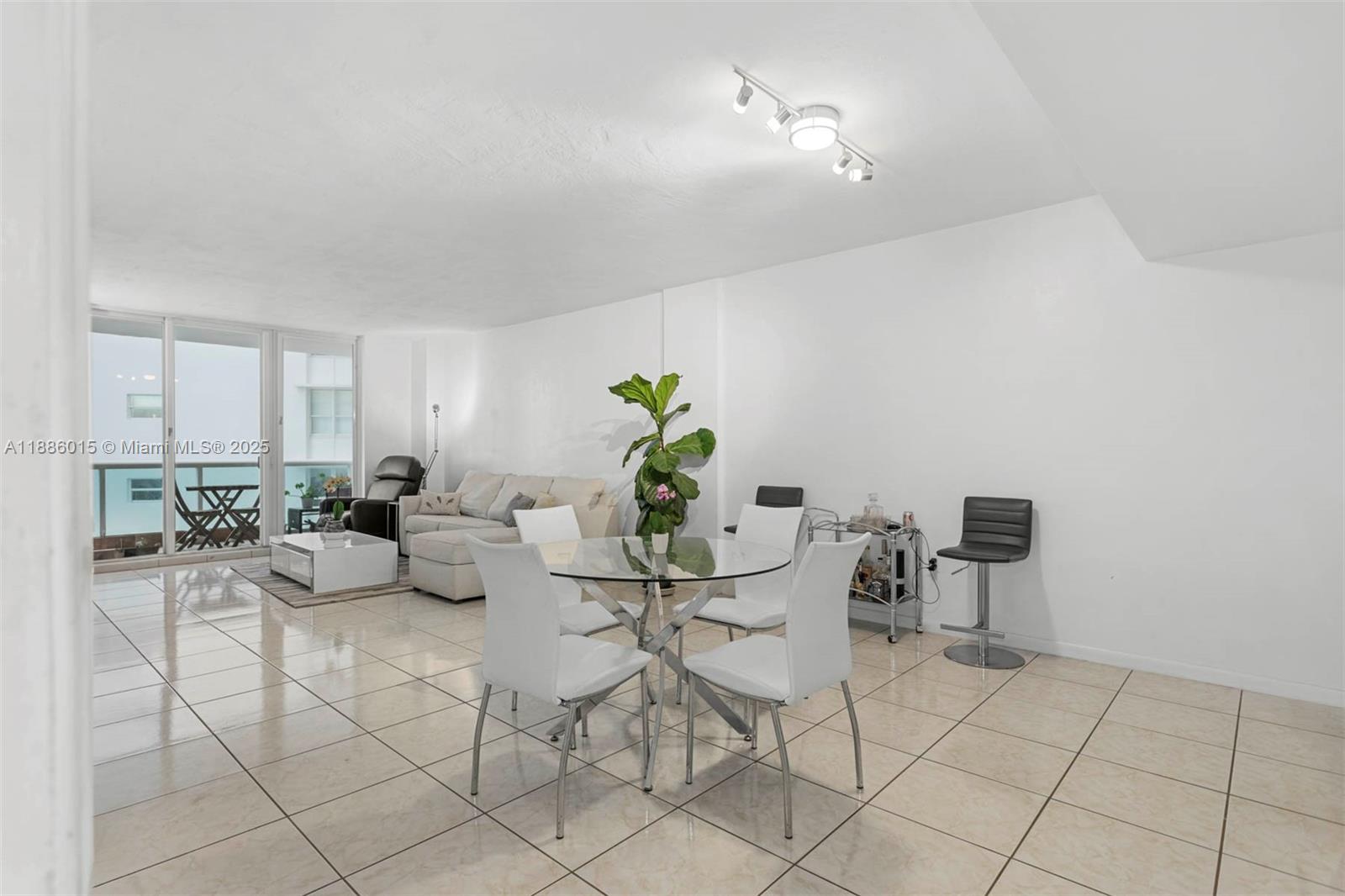 5001 Collins Ave # 5E