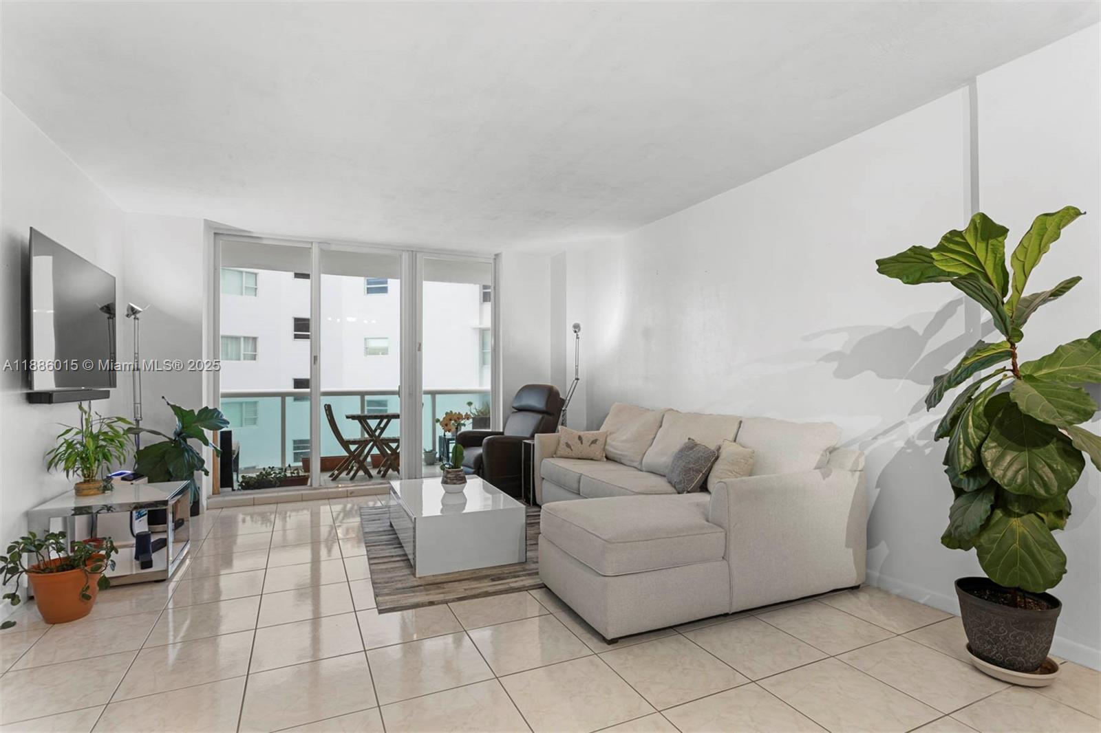 5001 Collins Ave # 5E