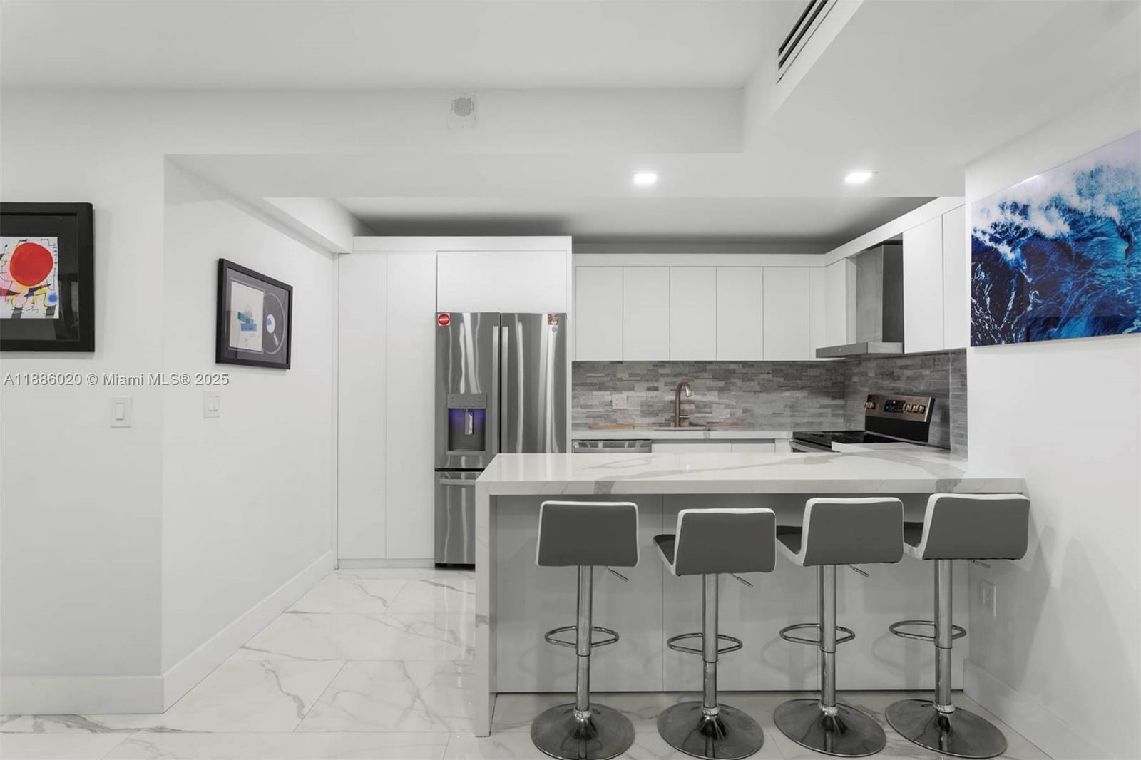 5001 Collins Ave # 8C