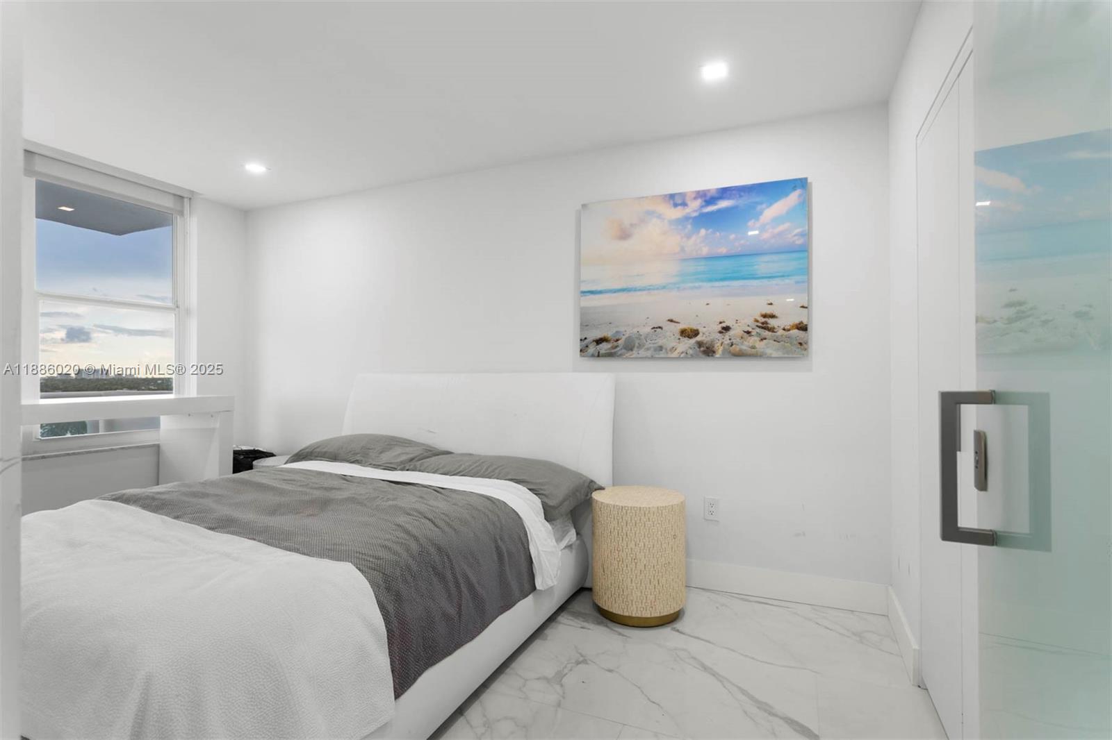 5001 Collins Ave # 8C
