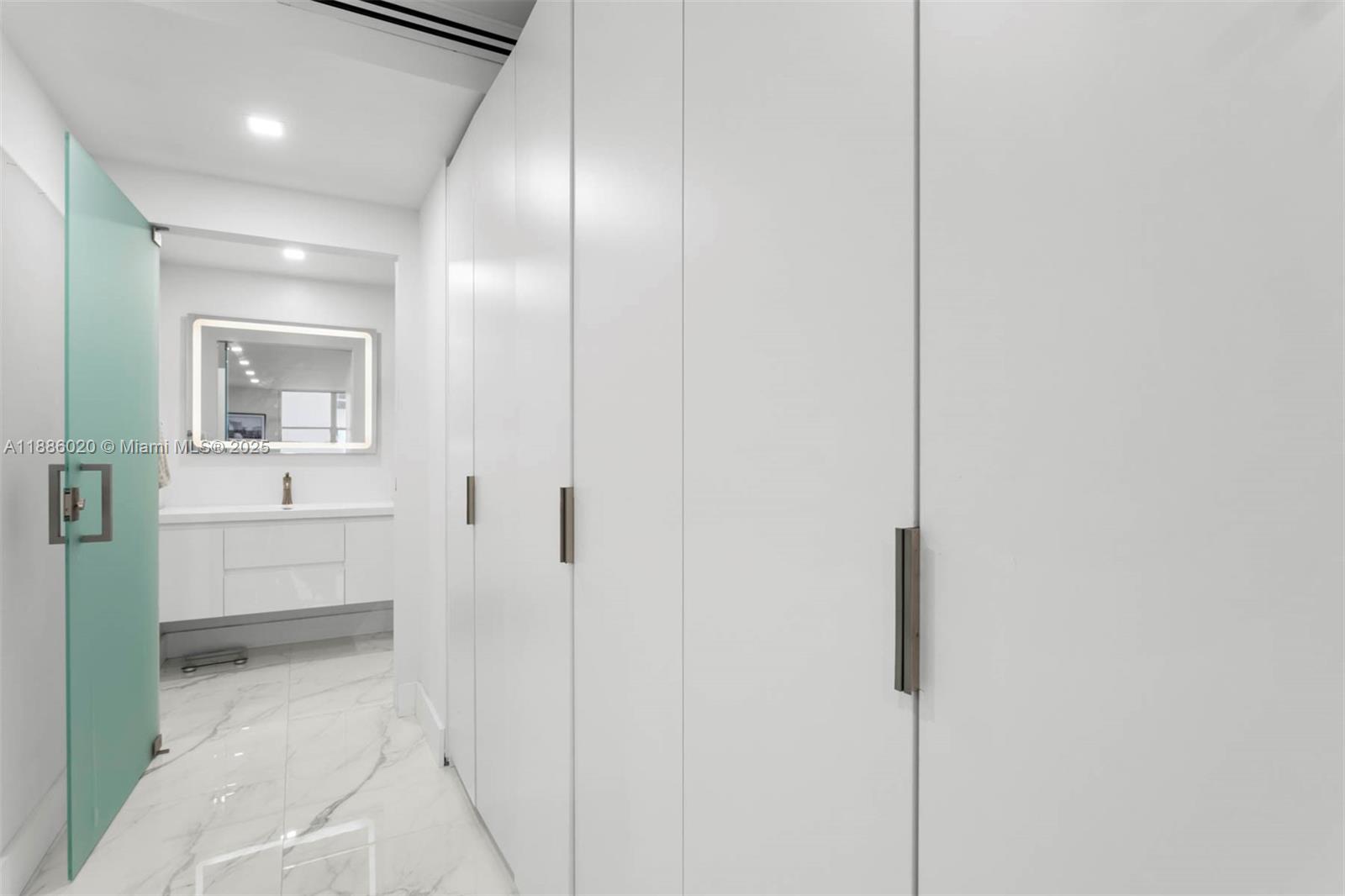 5001 Collins Ave # 8C