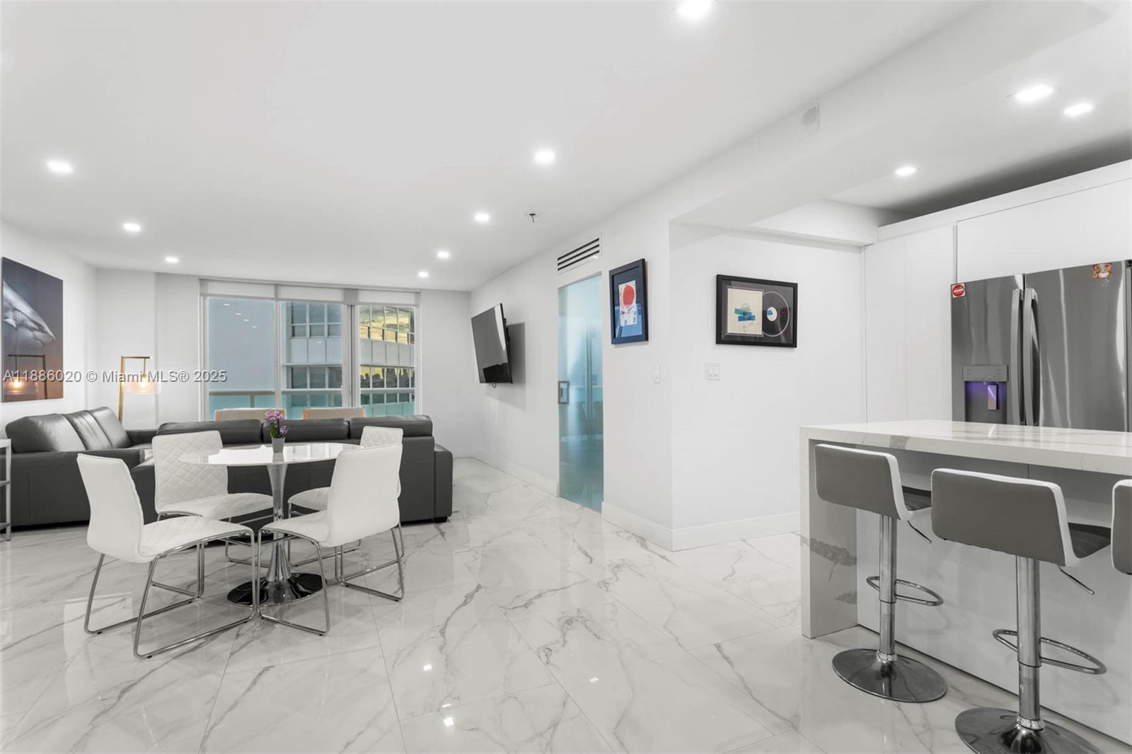 5001 Collins Ave # 8C