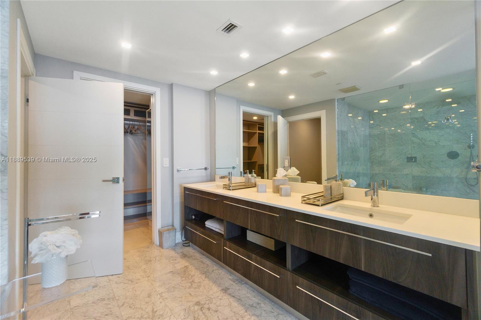 3131 NE 7th Ave # 2106