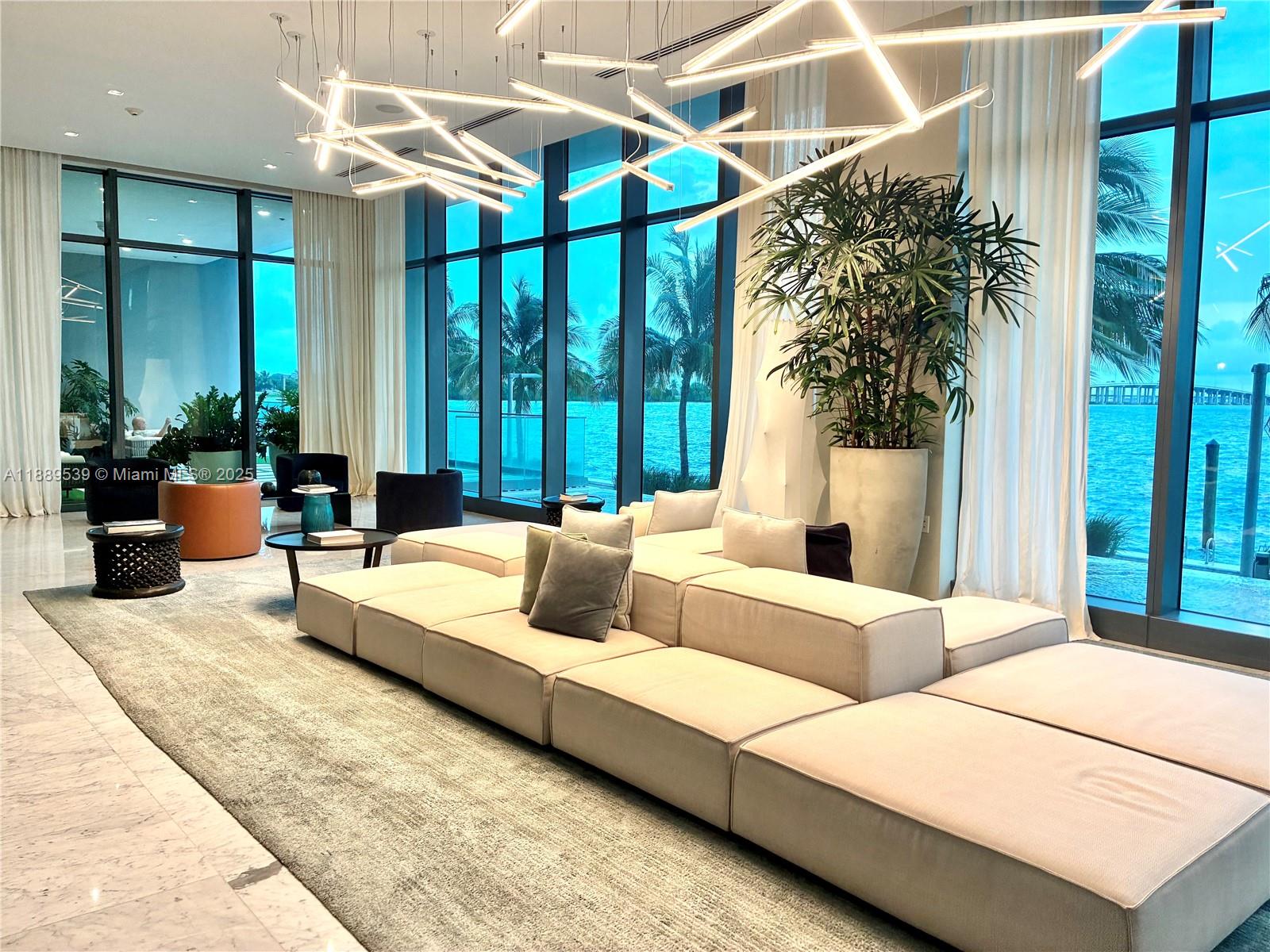 3131 NE 7th Ave # 2106