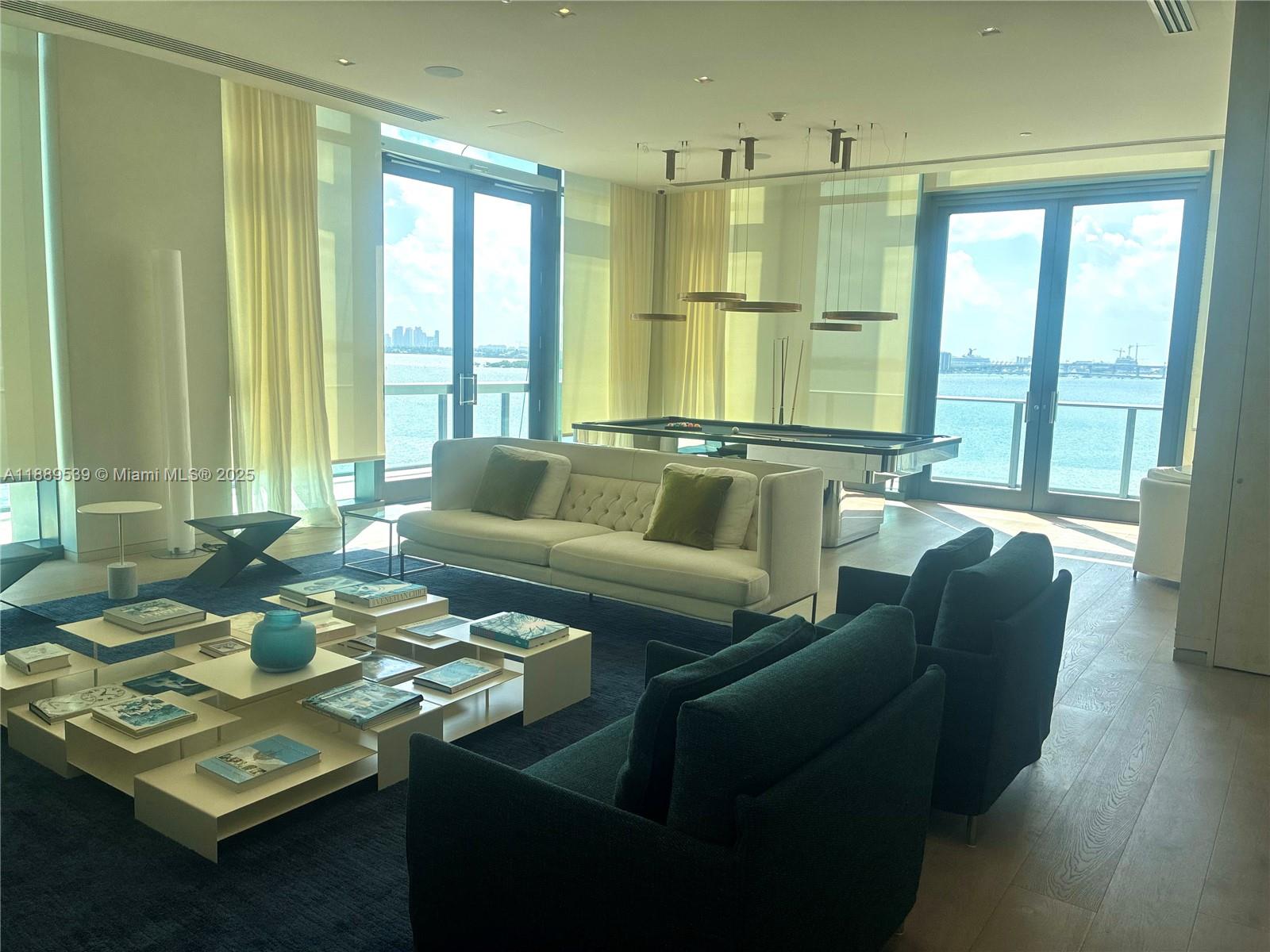 3131 NE 7th Ave # 2106