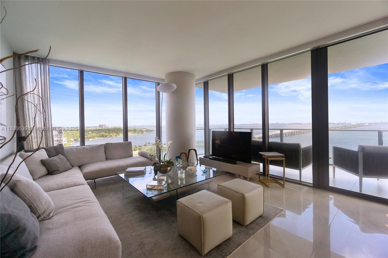 3131 NE 7th Ave # 2106