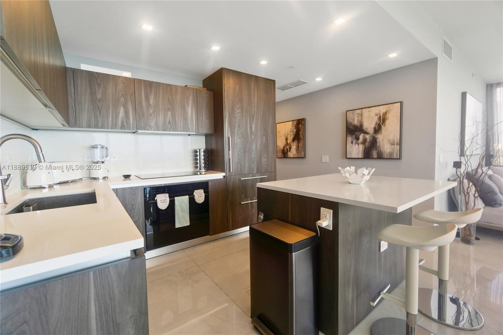 3131 NE 7th Ave # 2106