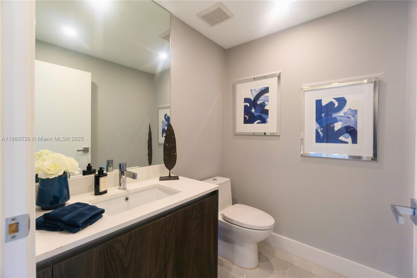 3131 NE 7th Ave # 2106