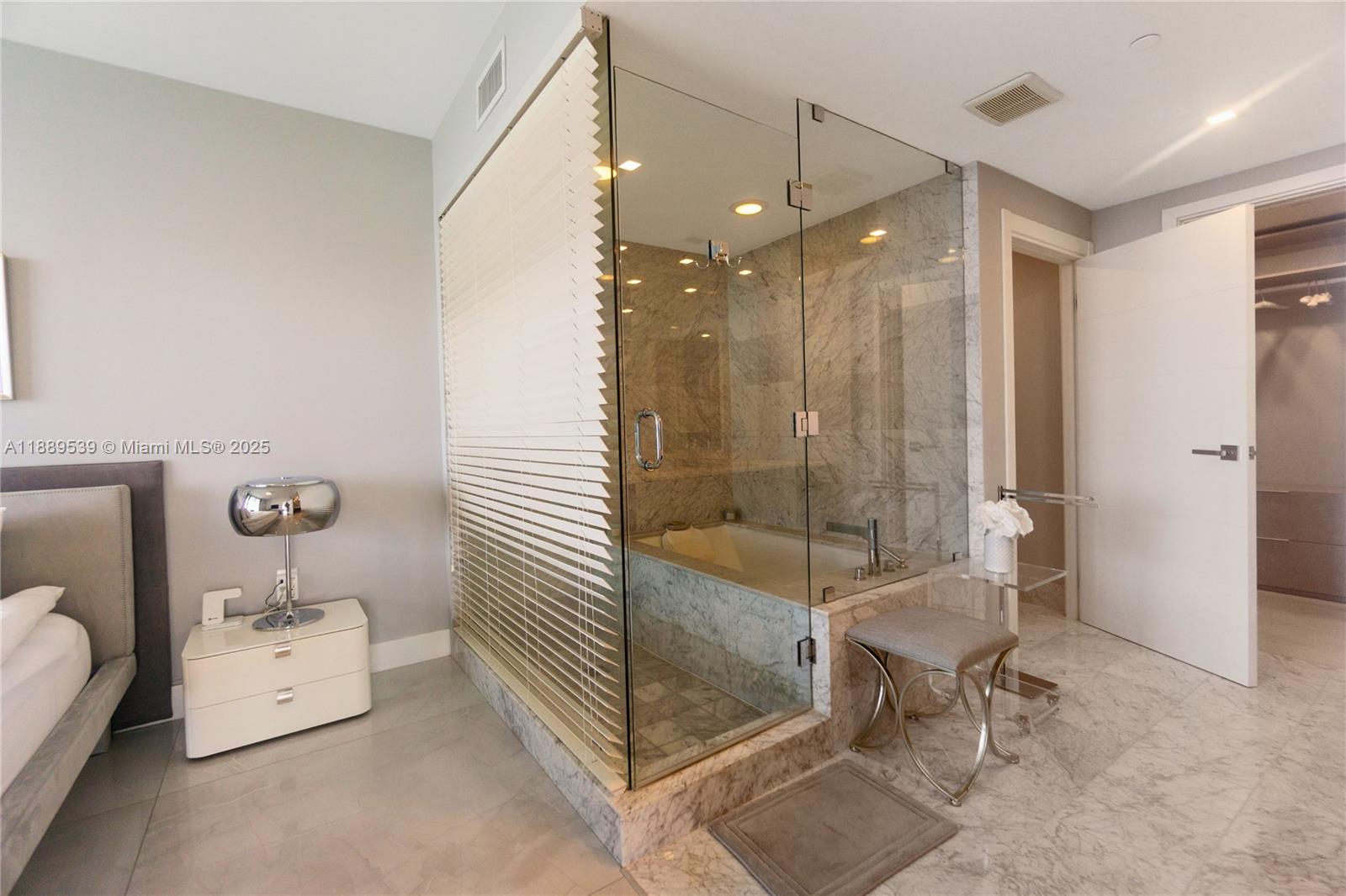 3131 NE 7th Ave # 2106