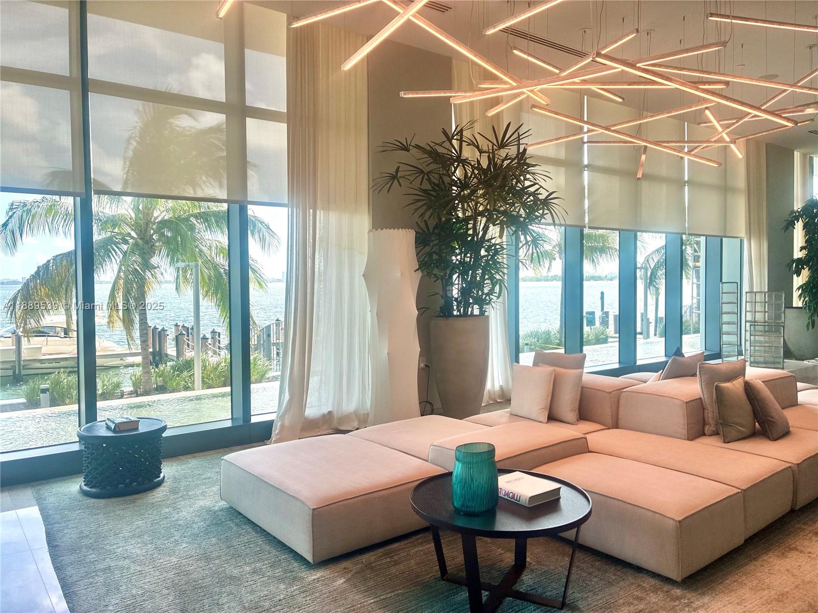 3131 NE 7th Ave # 2106