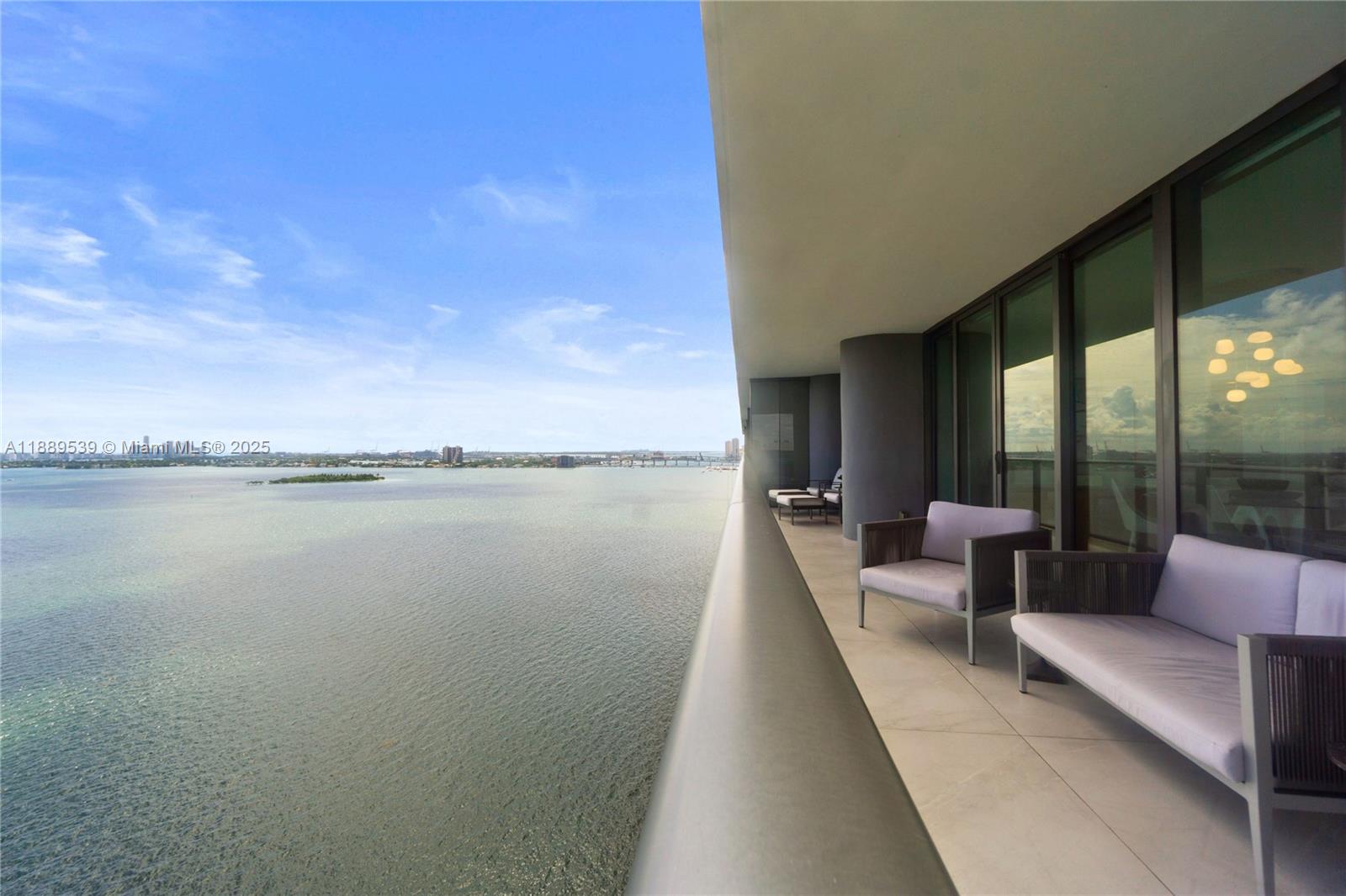 3131 NE 7th Ave # 2106