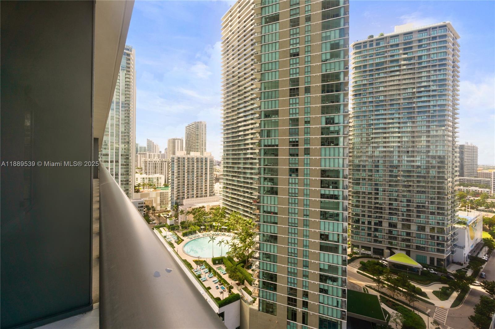 3131 NE 7th Ave # 2106