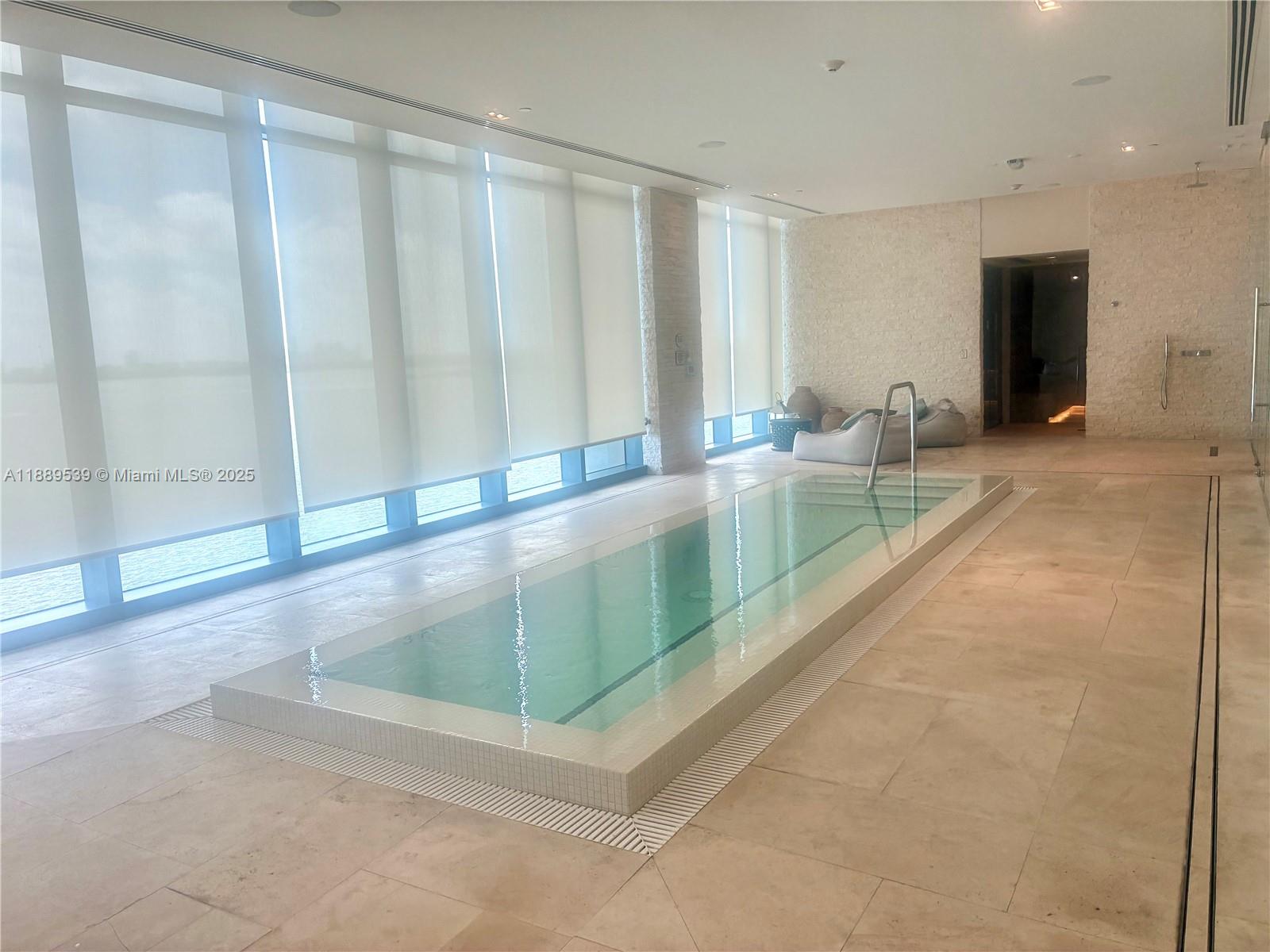 3131 NE 7th Ave # 2106