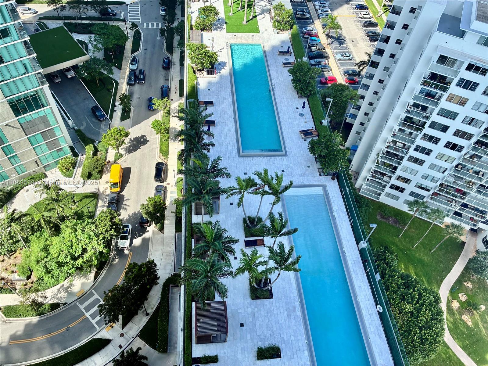 3131 NE 7th Ave # 2106