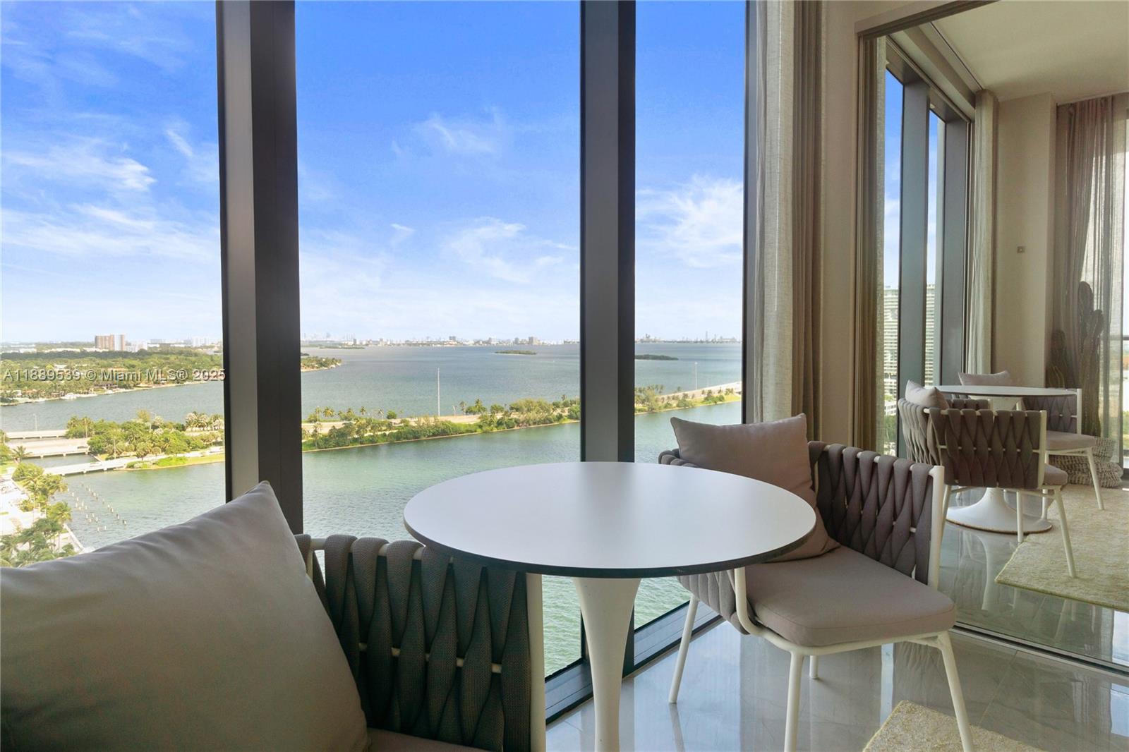 3131 NE 7th Ave # 2106