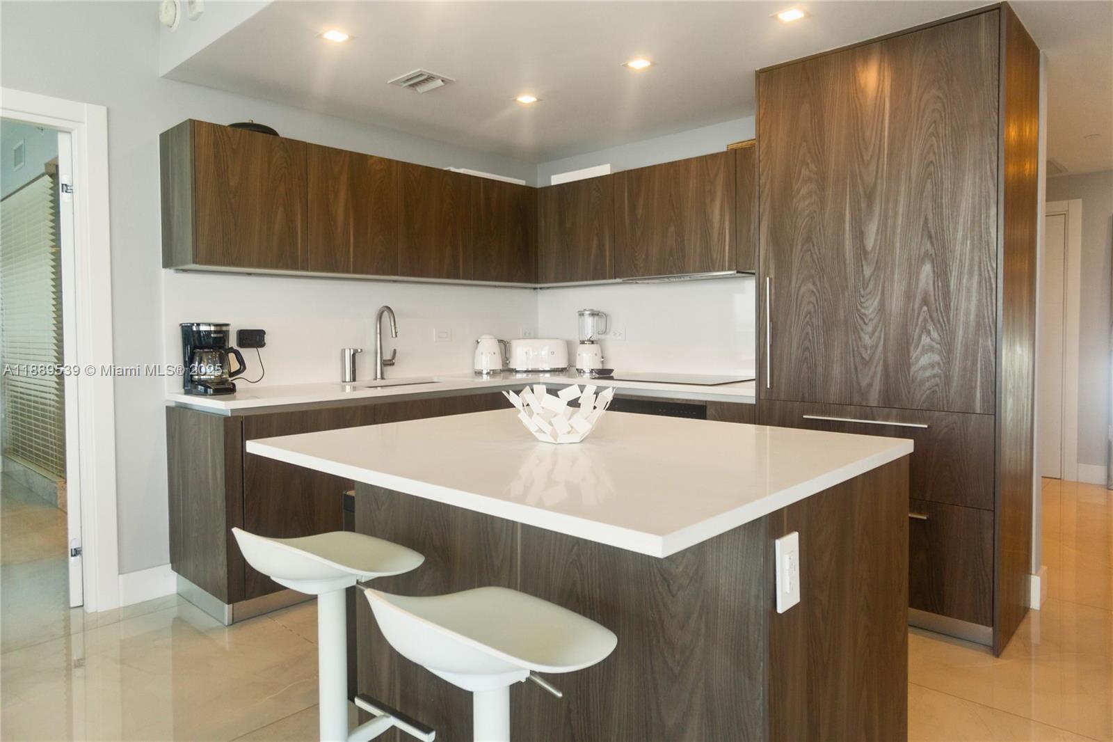 3131 NE 7th Ave # 2106