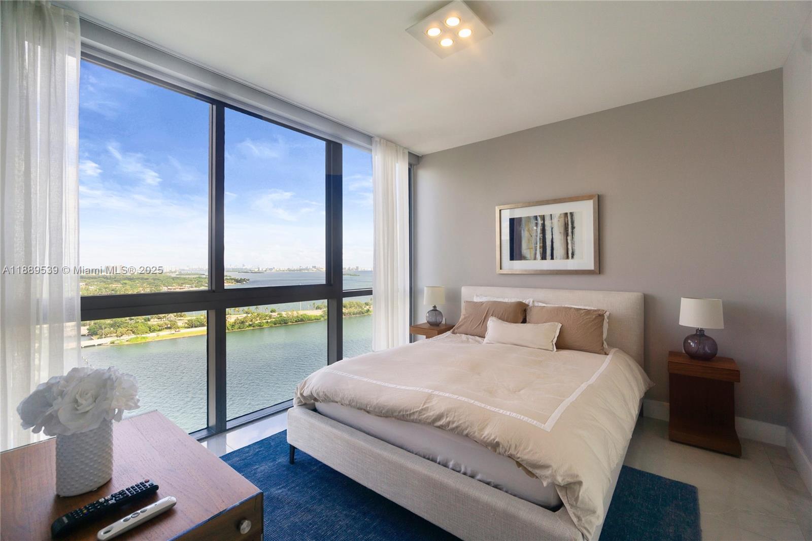 3131 NE 7th Ave # 2106