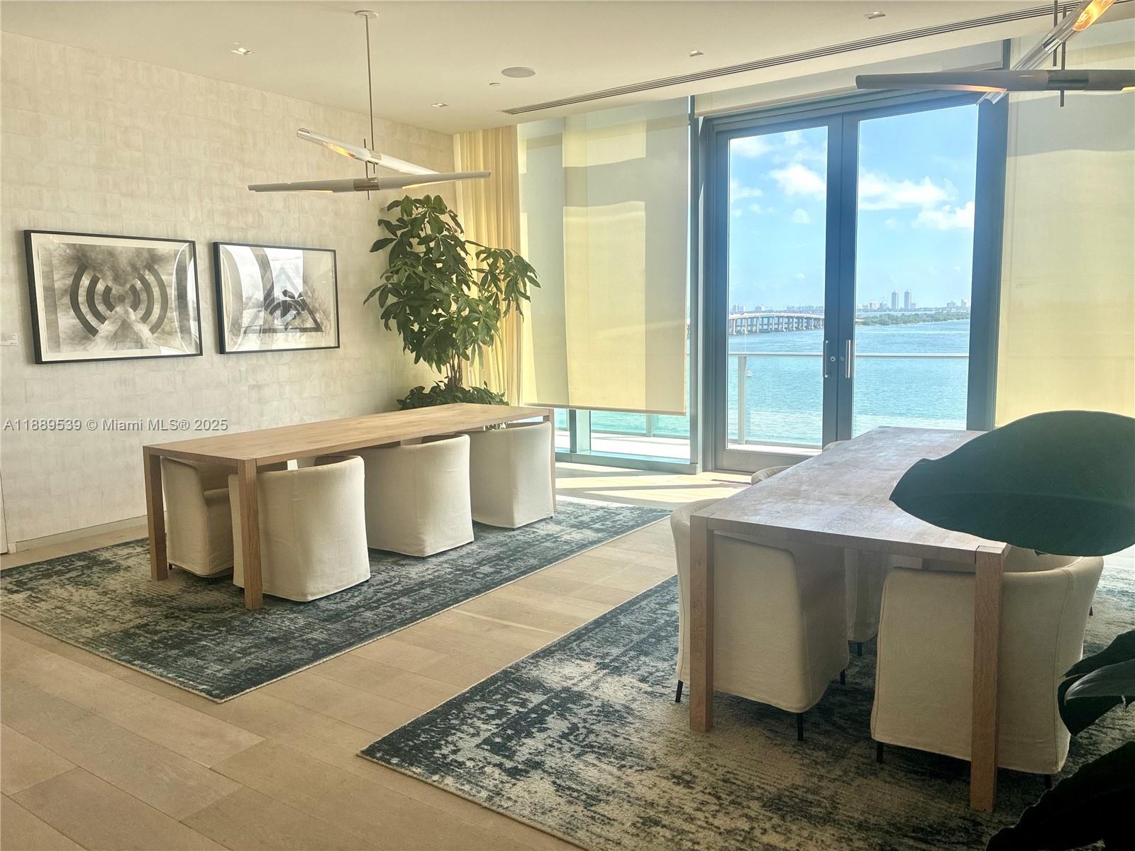 3131 NE 7th Ave # 2106