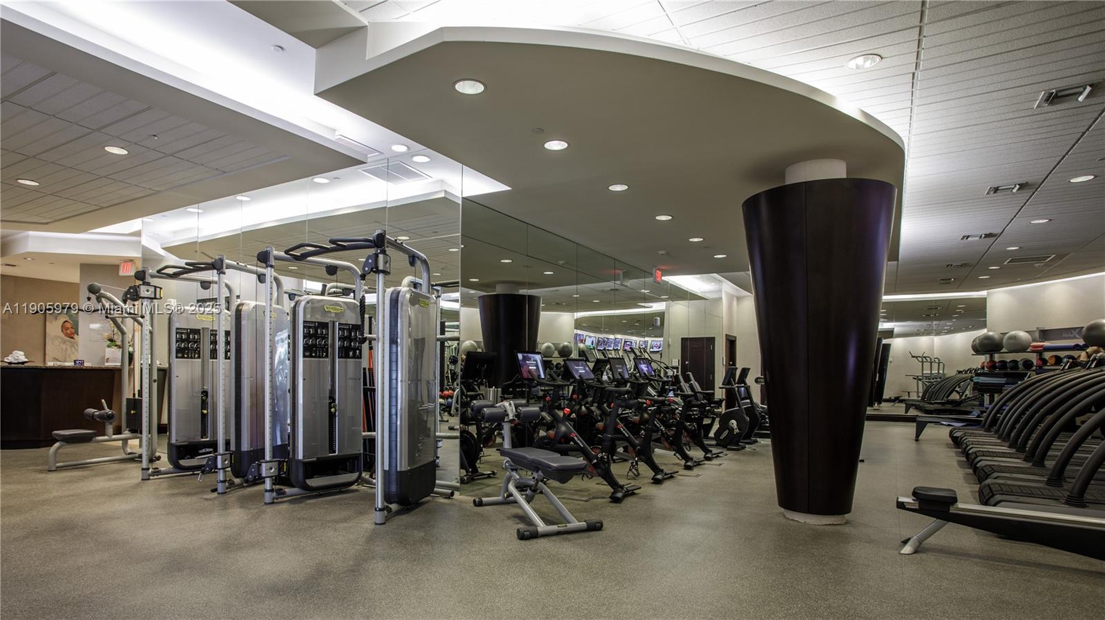 5959 Collins Ave # 807