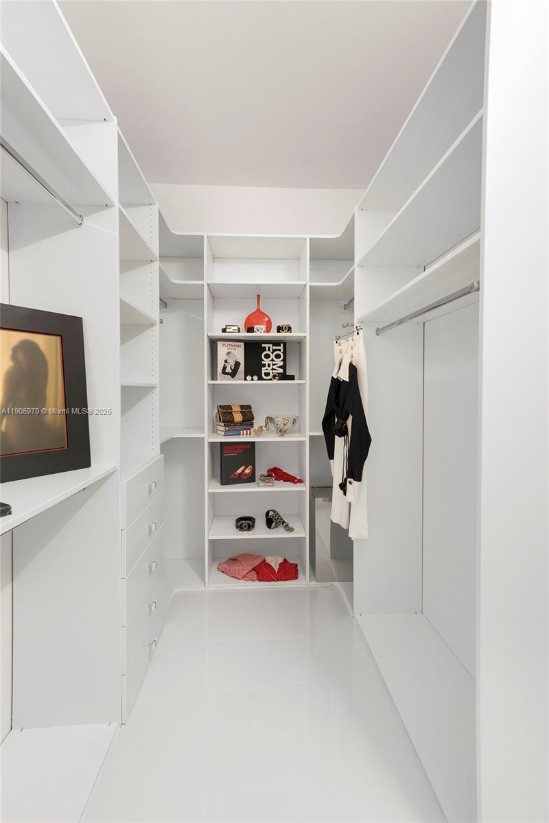 5959 Collins Ave # 807