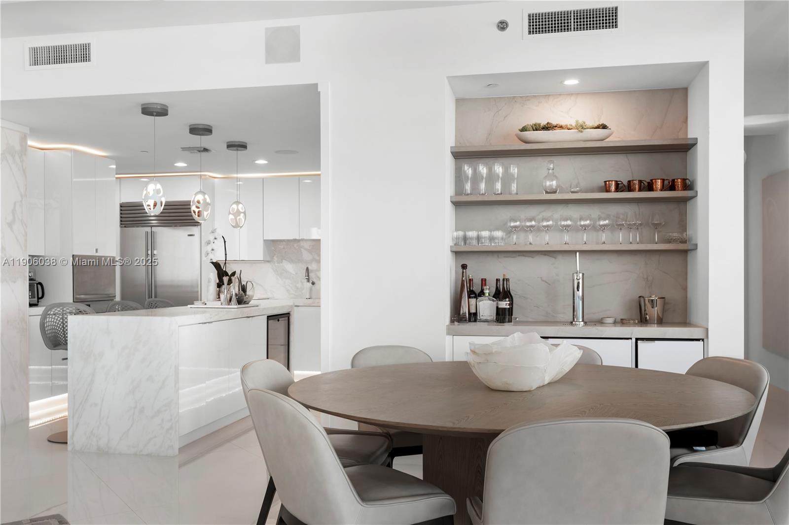 5959 Collins Ave # 807