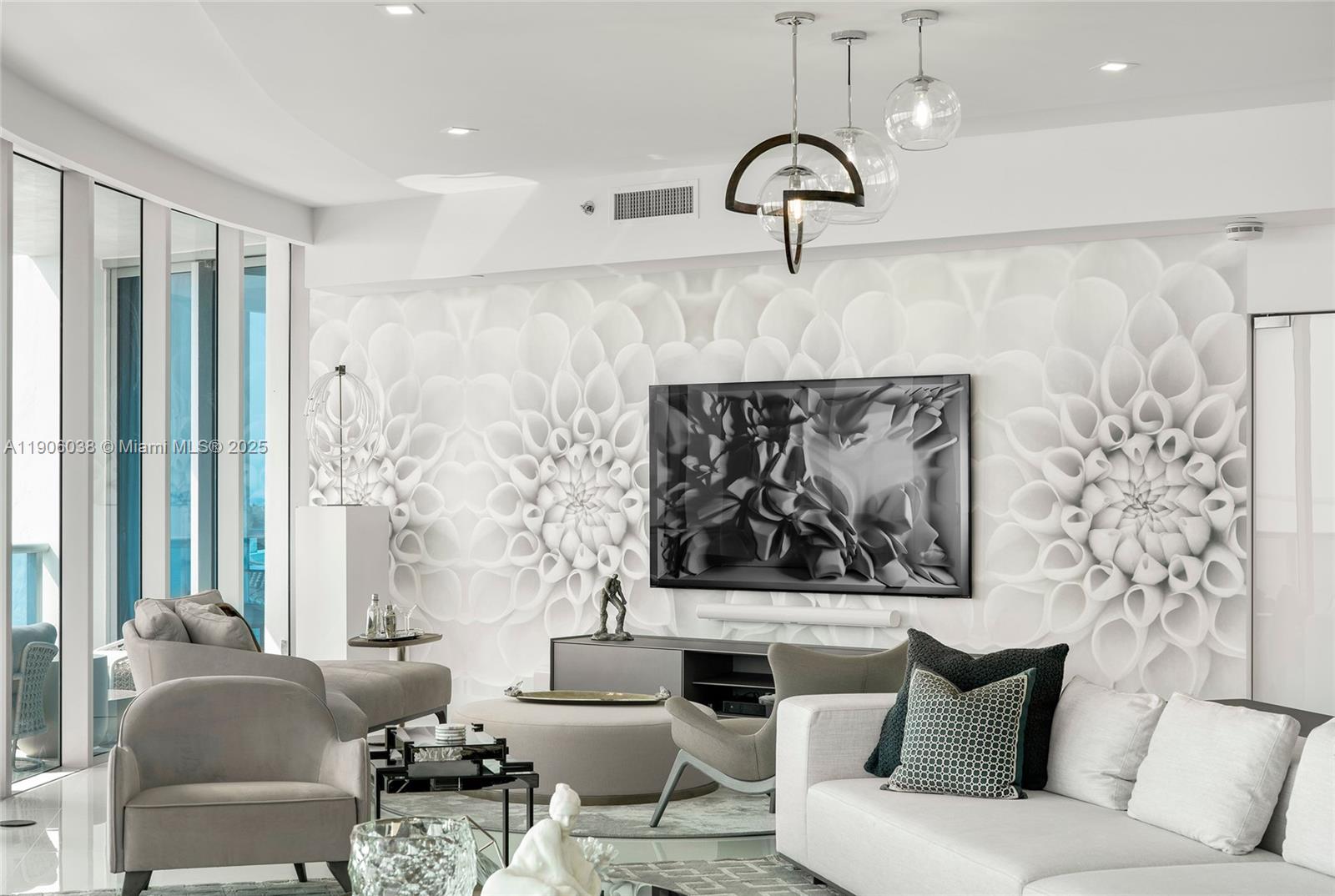 5959 Collins Ave # 807