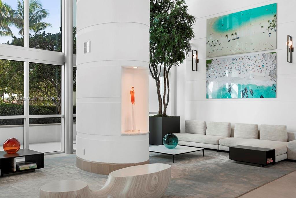 5959 Collins Ave # 807