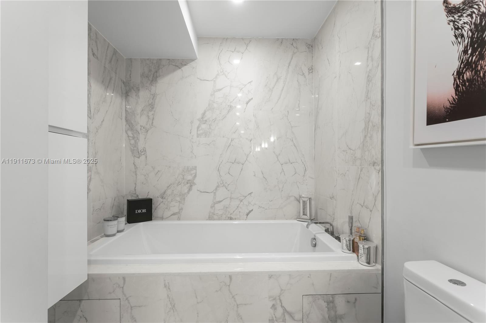 5001 Collins Ave # 1 Unit: PH-1