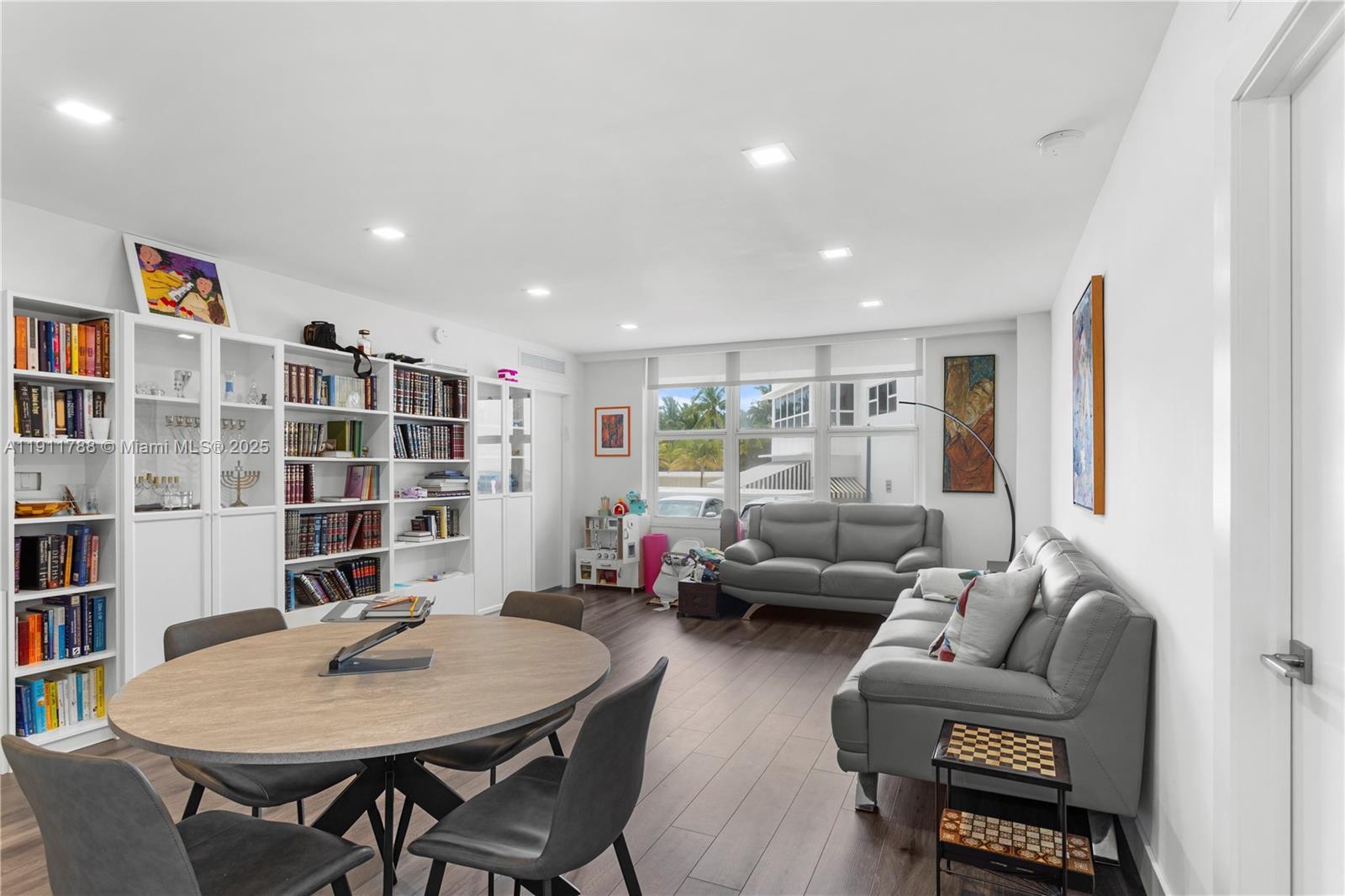 5001 Collins Ave # 1G