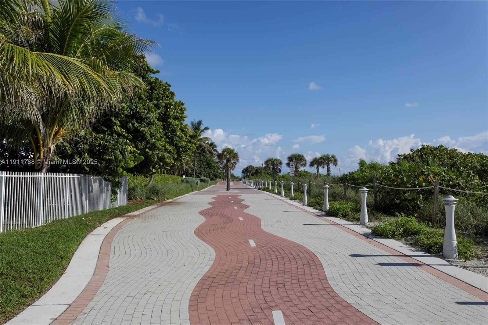 5001 Collins Ave # 1G