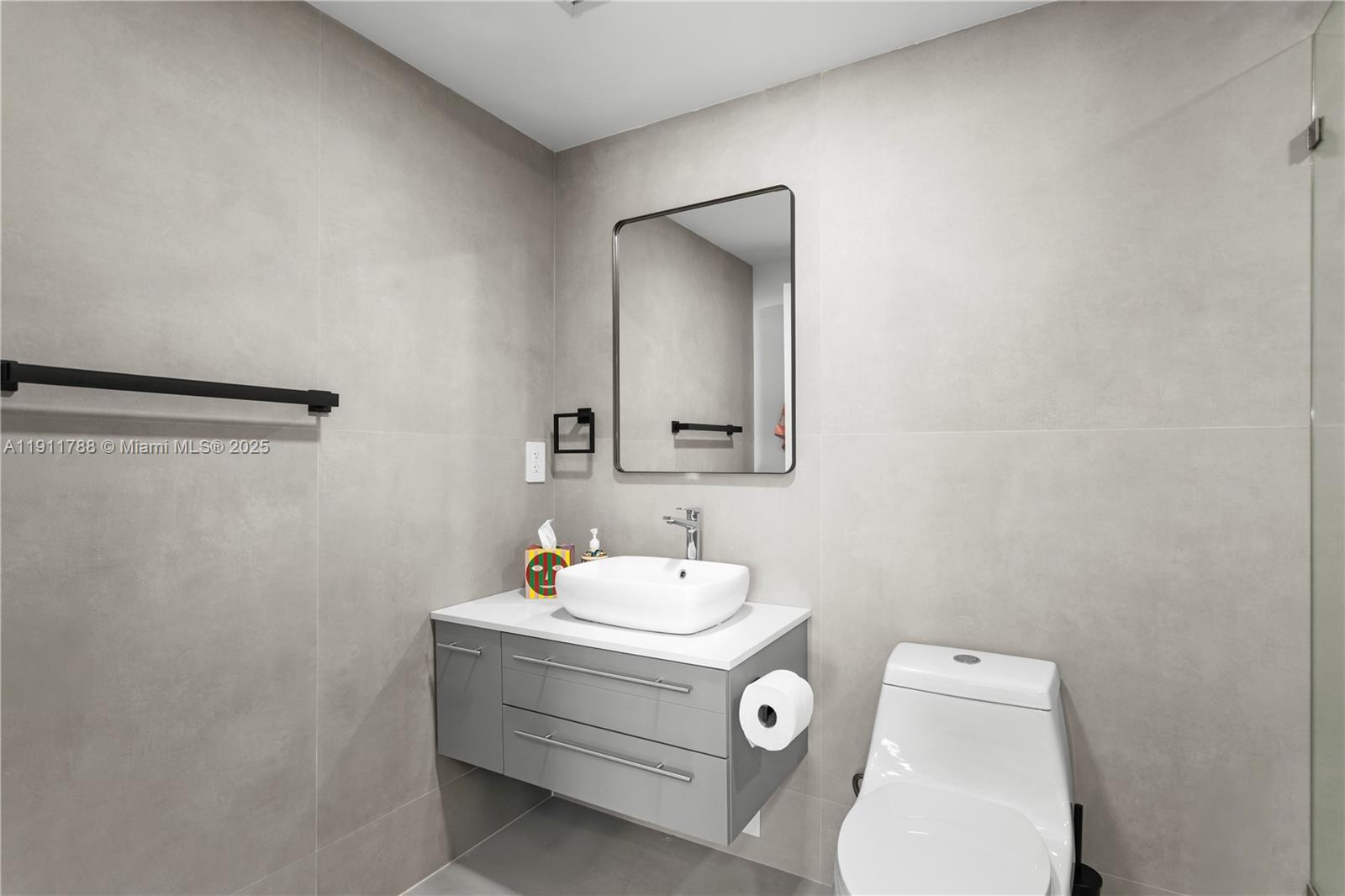 5001 Collins Ave # 1G