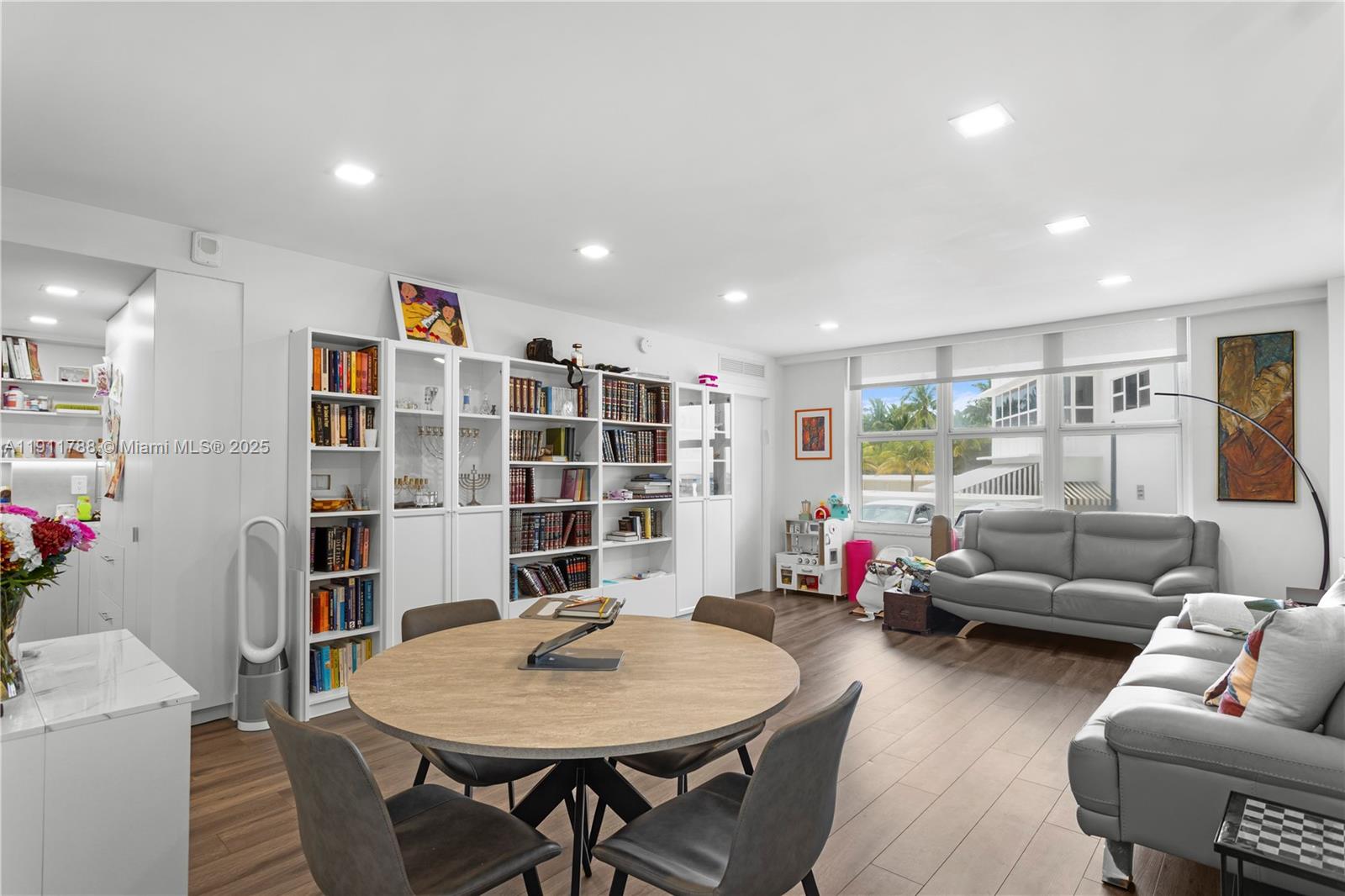 5001 Collins Ave # 1G